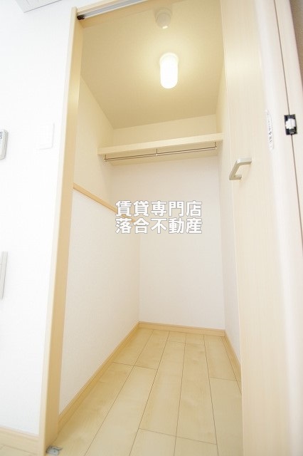 収納　便利なウォークインクローゼット♪