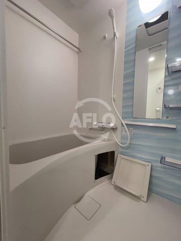 バス・シャワールーム　セレニテ難波プリエ　浴室