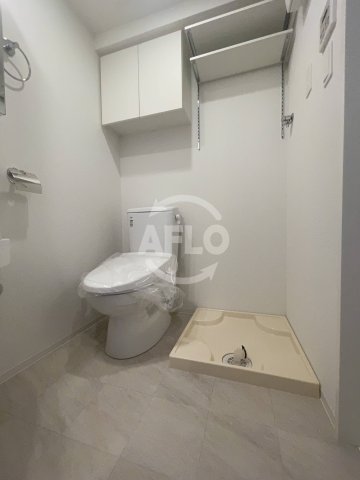 トイレ　セレニテ難波プリエ　トイレ