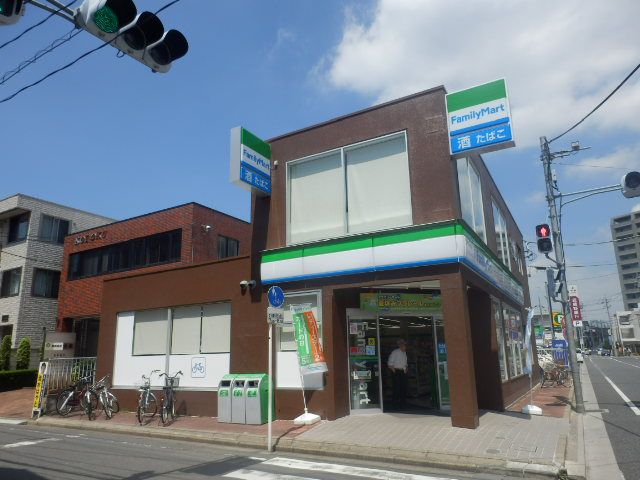 コンビニ　ファミリーマート武蔵浦和駅東店（コンビニ）まで224m