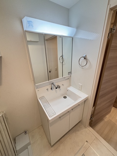 洗面設備　別部屋参考写真です