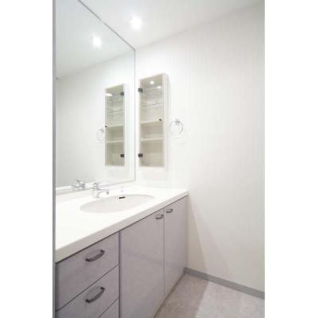 洗面設備　※写真は同タイプ住戸です。