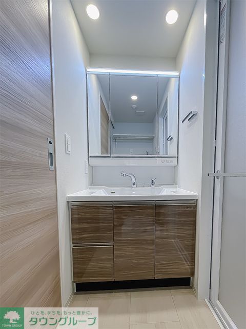 洗面設備　※写真は同タイプ住戸です。