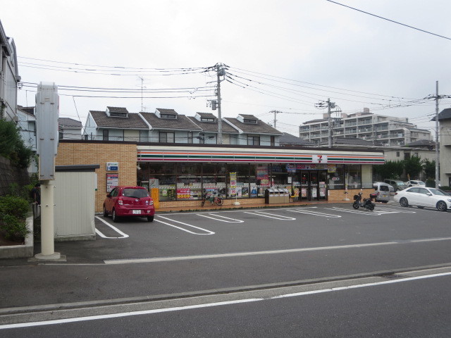 コンビニ　セブンイレブン（コンビニ）まで445m