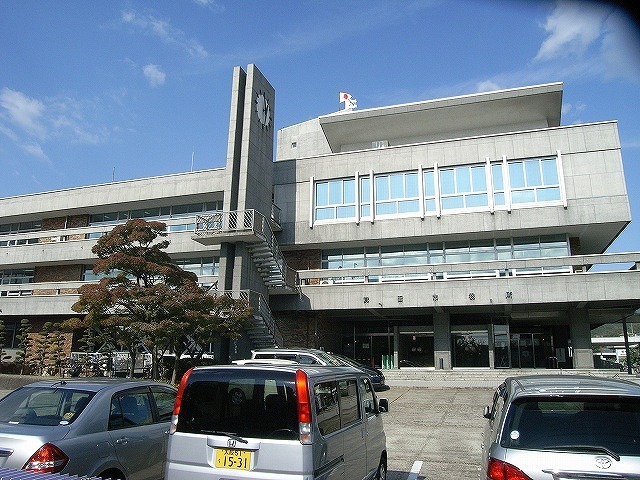 役所　箕面市役所（役所）まで400m