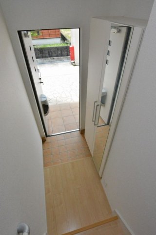 玄関　【エンジェル・ティアーズ　I】毎日通る玄関はこちらです