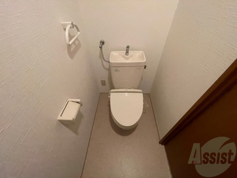 トイレ　こちらはトイレです。清潔感があり、安心して使用できます。