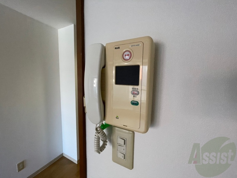 セキュリティ　ＴＶモニター付インターホンです。来客者の顔が見えるので安心！