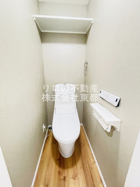 トイレ　白基調で清潔感のあるトイレです♪