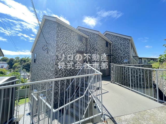 建物外観　周辺は閑静な住宅街ですので落ち着いた住環境です！