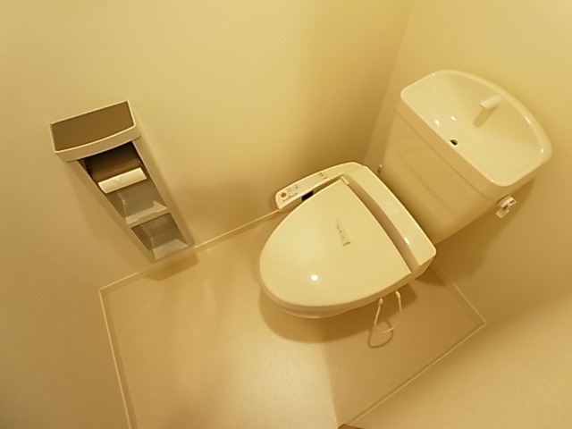 トイレ　ウォシュレット機能付き