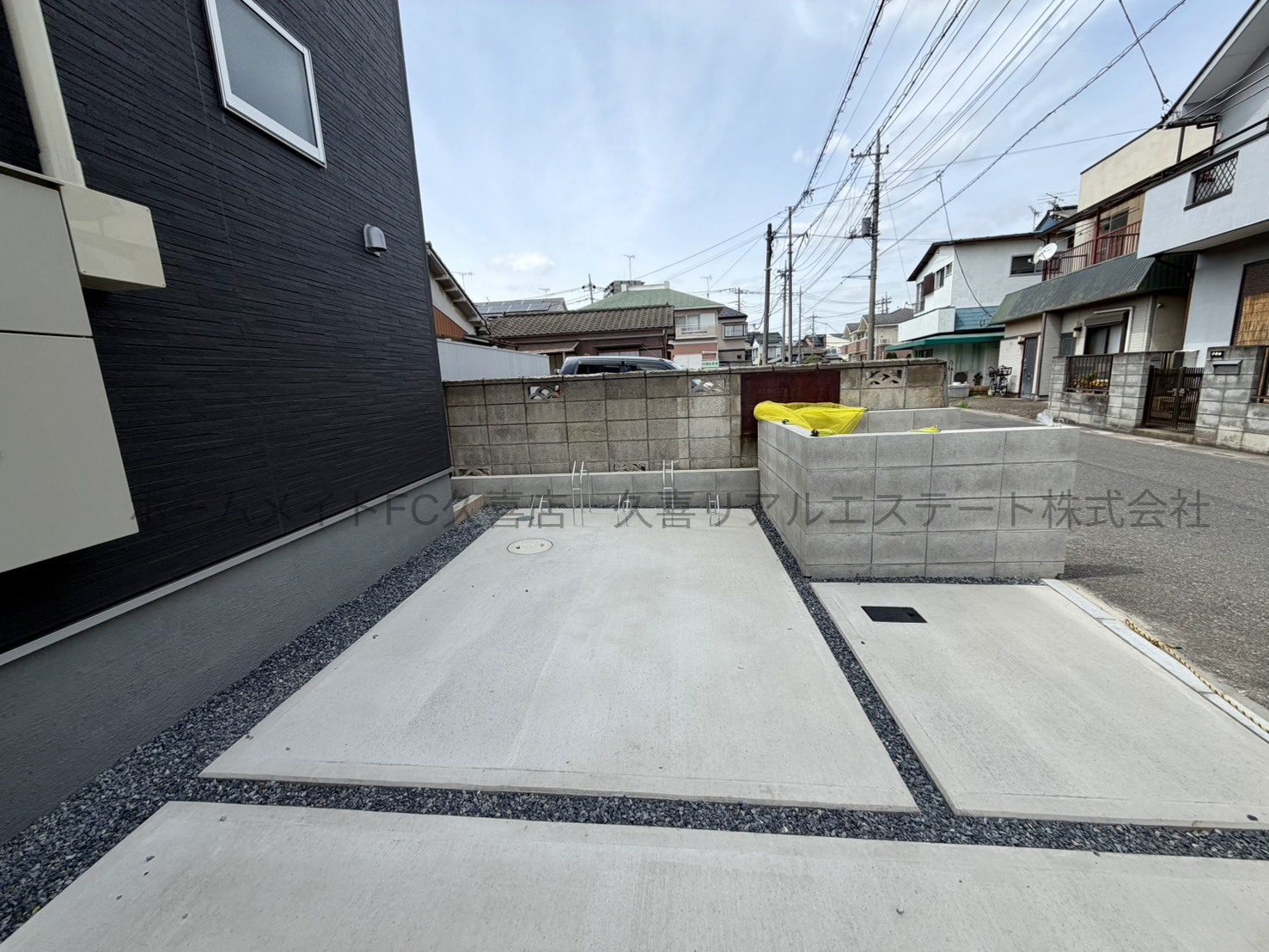 駐車場　駐車場は軽専用