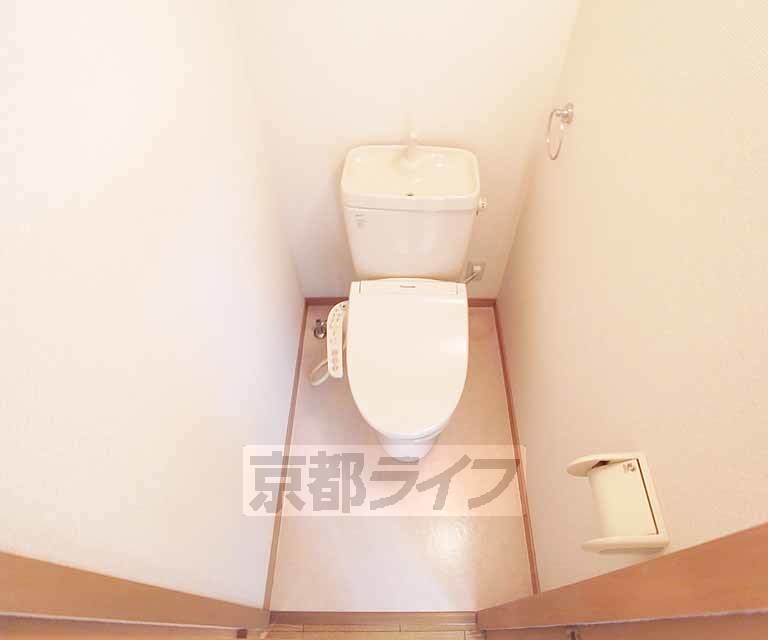 トイレ　ウォシュレット付きです。