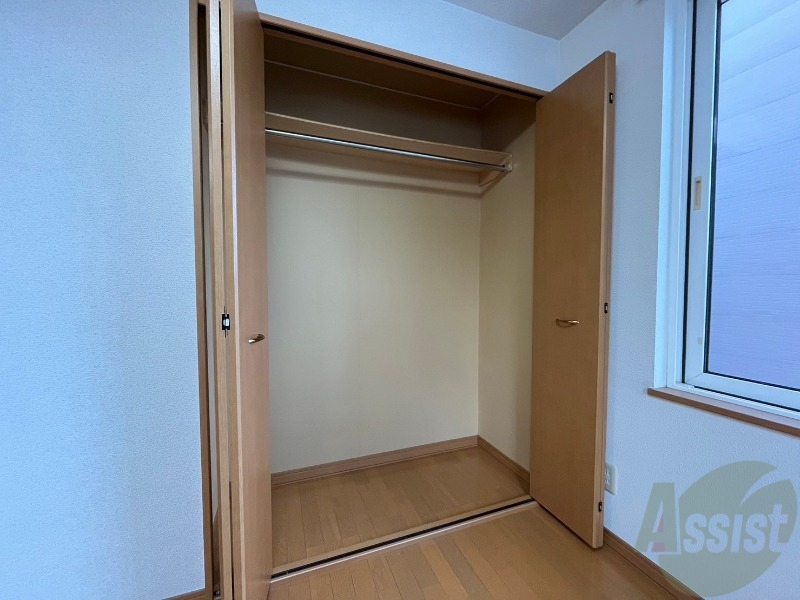 収納　寝室の収納です。部屋がすっきり片付きます。