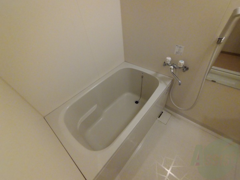 バス・シャワールーム　お風呂です。ゆっくりお風呂につかるのも体に良いですね～