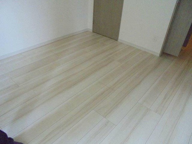 居室・リビング　室内