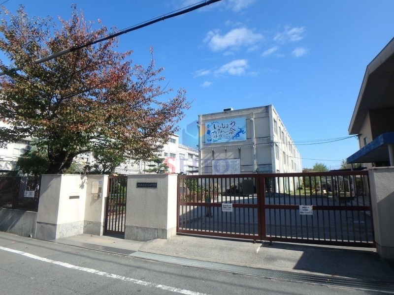中学校　大阪市立十三中学校（中学校）まで2020m