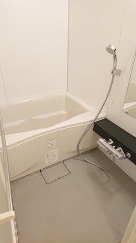 バス・シャワールーム　※別部屋の参考写真です。