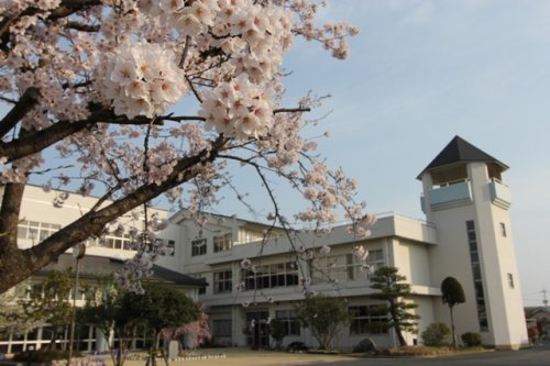 小学校　安来市立十神小学校（小学校）まで366m