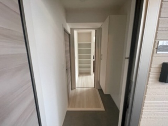 玄関　※別部屋の写真です