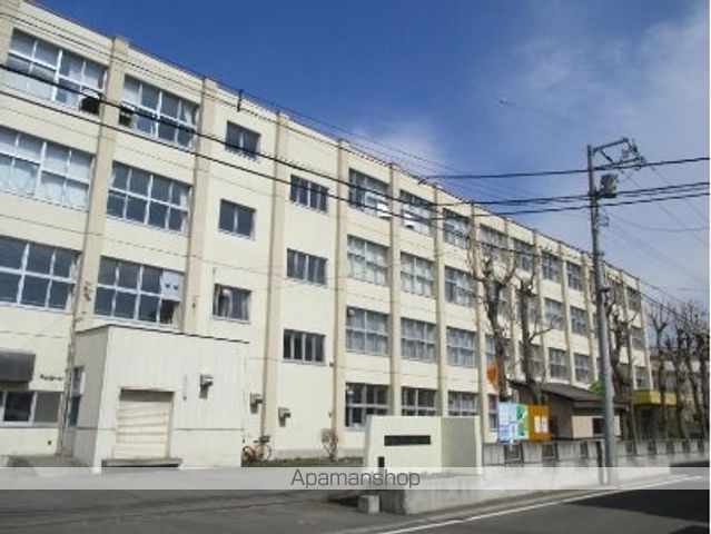 小学校　札幌市立琴似中央小学校（小学校）まで590m