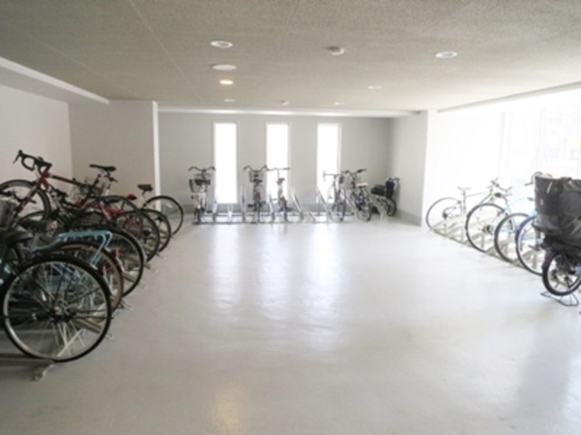 その他　2F自転車置き場です☆