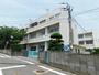小学校　四国中央市立中曽根小学校（小学校）まで698m