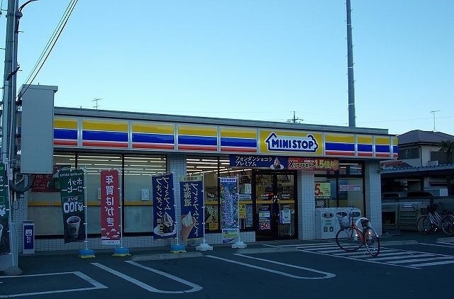 コンビニ　ミニストップ（コンビニ）まで750m