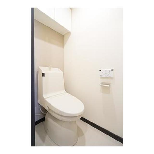 トイレ　※写真は同タイプ住戸です。