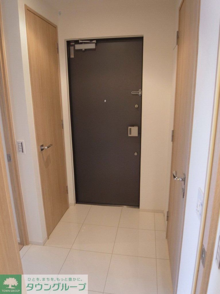 玄関　お部屋探しは株式会社　タウンハウジング　までお気軽にお問合…
