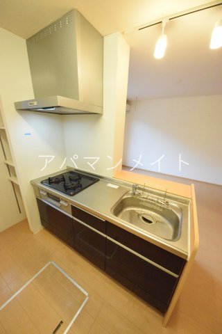 キッチン　３口コンロでお料理も楽々！