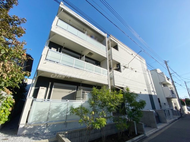 建物外観　白を基調としたお洒落な外観♪