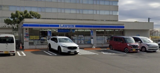 コンビニ　ローソン戸塚品濃町店（コンビニ）まで695m