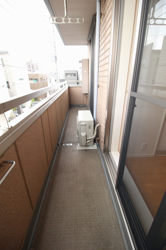 バルコニー　別タイプの部屋の写真です