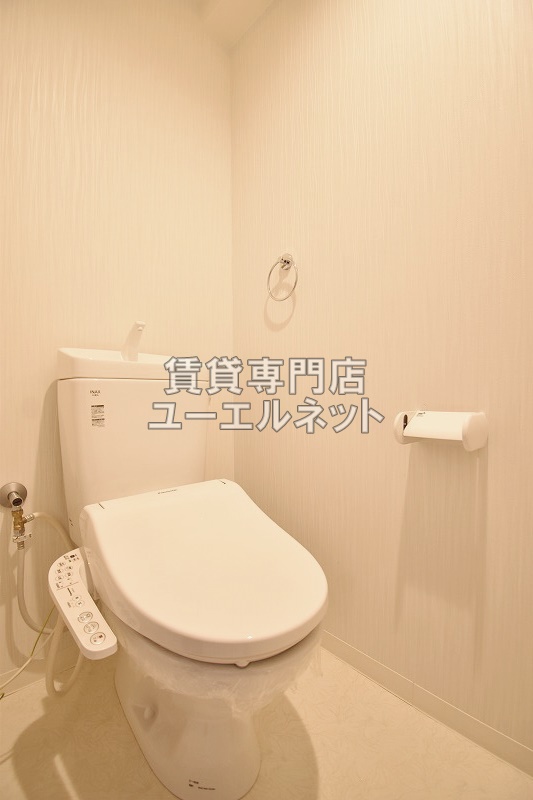 トイレ　温水洗浄便座付き