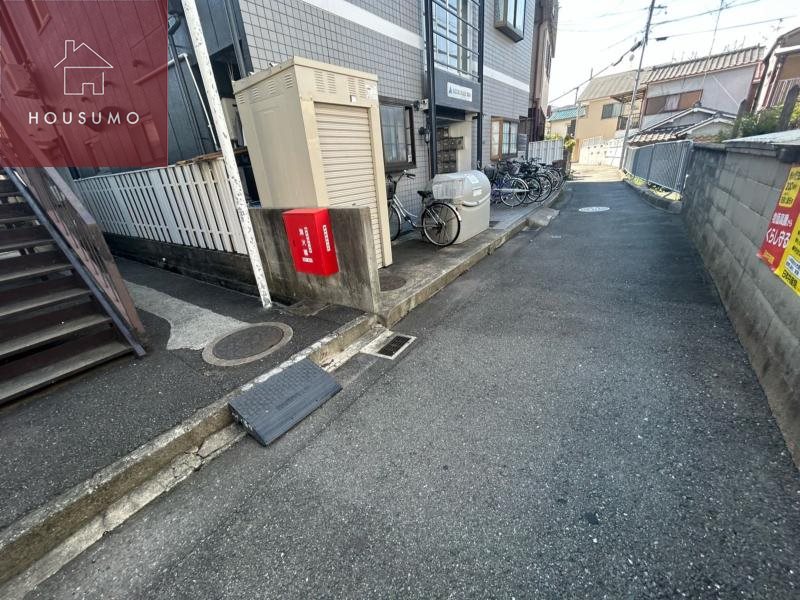 エントランス　落ち着いたエントランスです