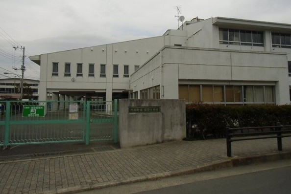 小学校　大磯町立国府小学校（小学校）まで386m