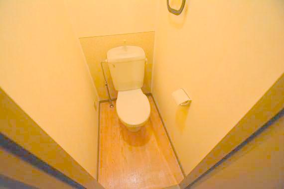 トイレ　スタンダードなトイレは清潔感があってずっと居たくなりますね。