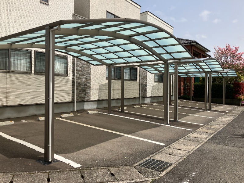 駐車場　カーポート付♪