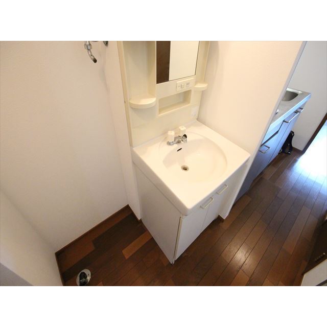 洗面設備　※別部屋参考写真です。