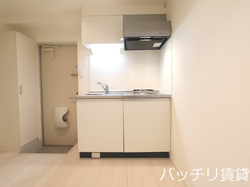 キッチン　別号室タイプの為、現状を優先致します。