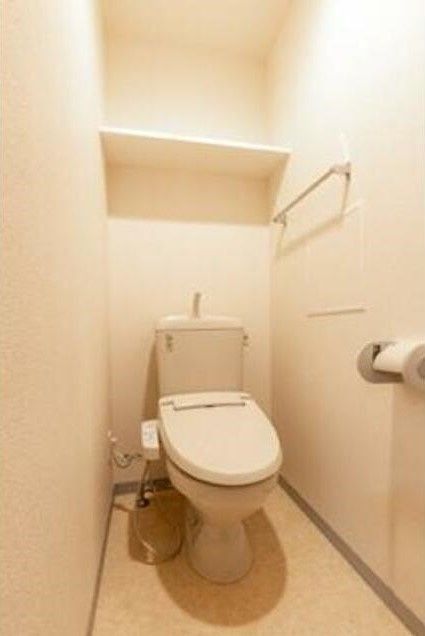 トイレ　同タイプ部屋　参考写真です