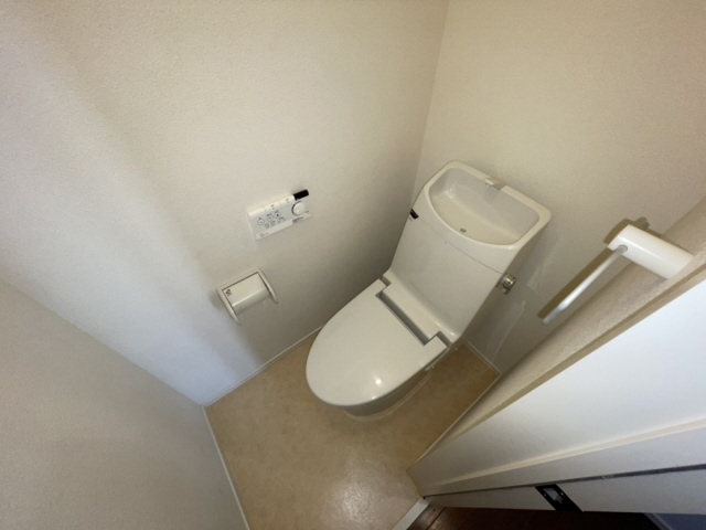 トイレ　シンプルで使いやすいトイレです