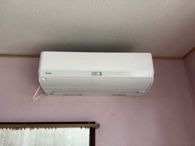 その他設備　1階洋室と、1階和室（4.5帖）にエアコンがあります