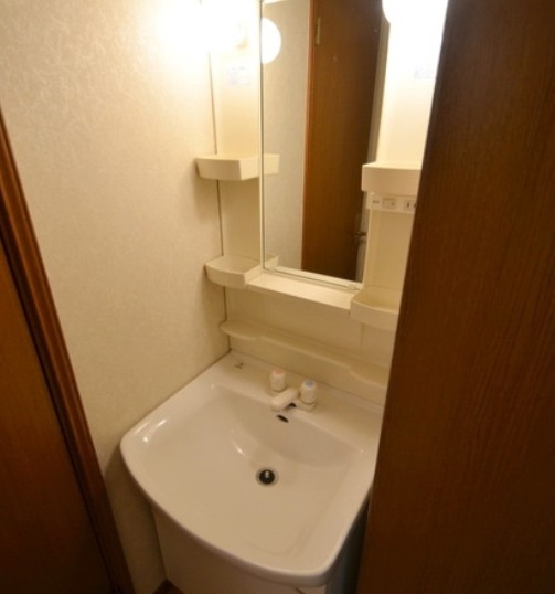 洗面設備　別部屋参照写真