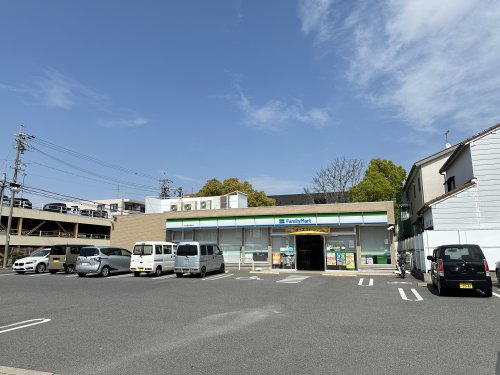 コンビニ　ファミリーマート 名古屋大磯通店（コンビニ）まで388m