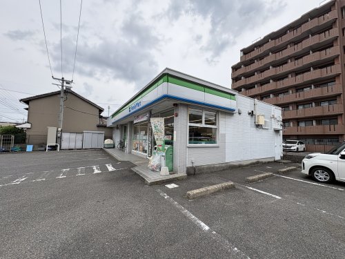 コンビニ　ファミリーマート 柵下町店（コンビニ）まで653m