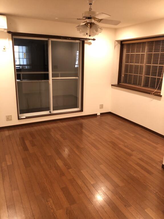 上目黒3丁目戸建の居間写真