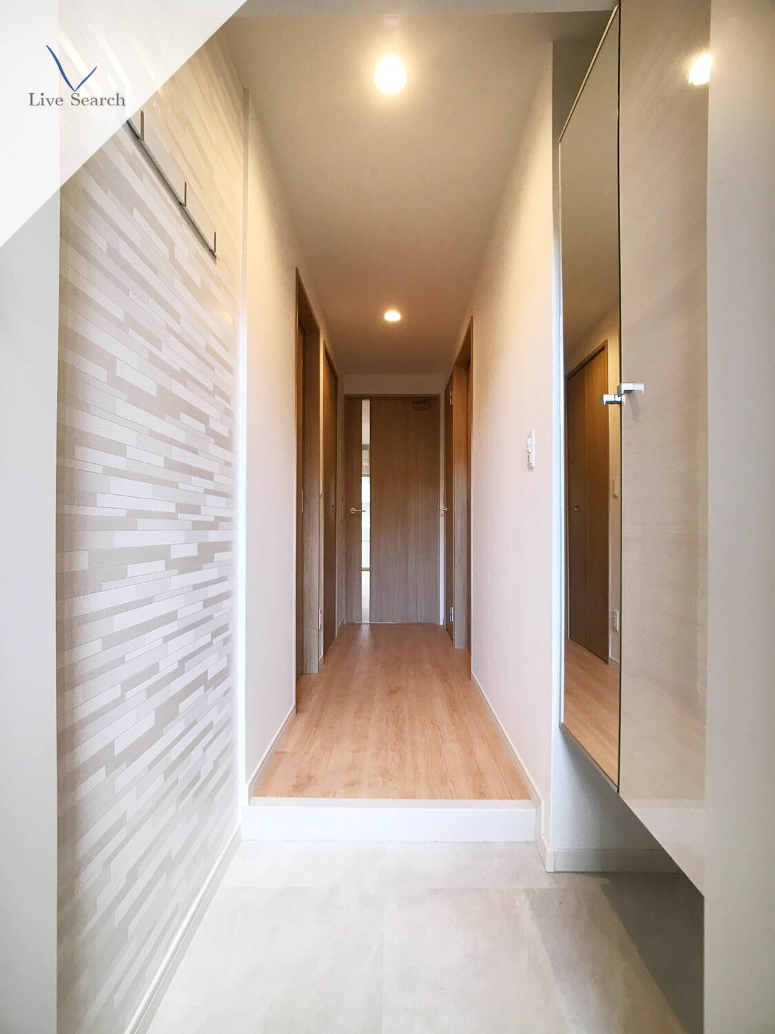 玄関　別部屋の写真です