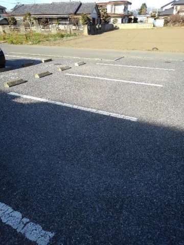 駐車場　駐車場に車を止められます